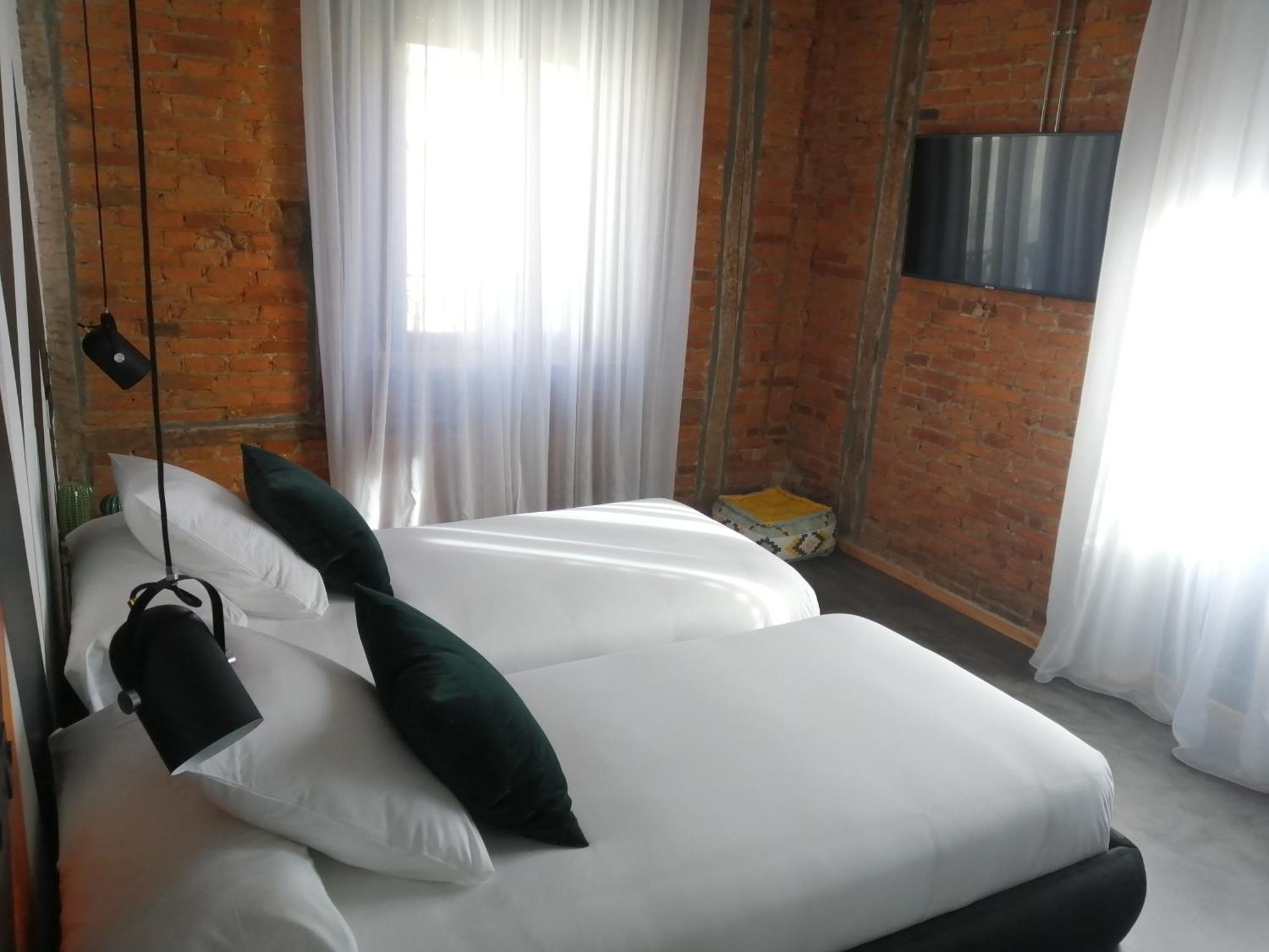 13 Suites Leão Exterior foto
